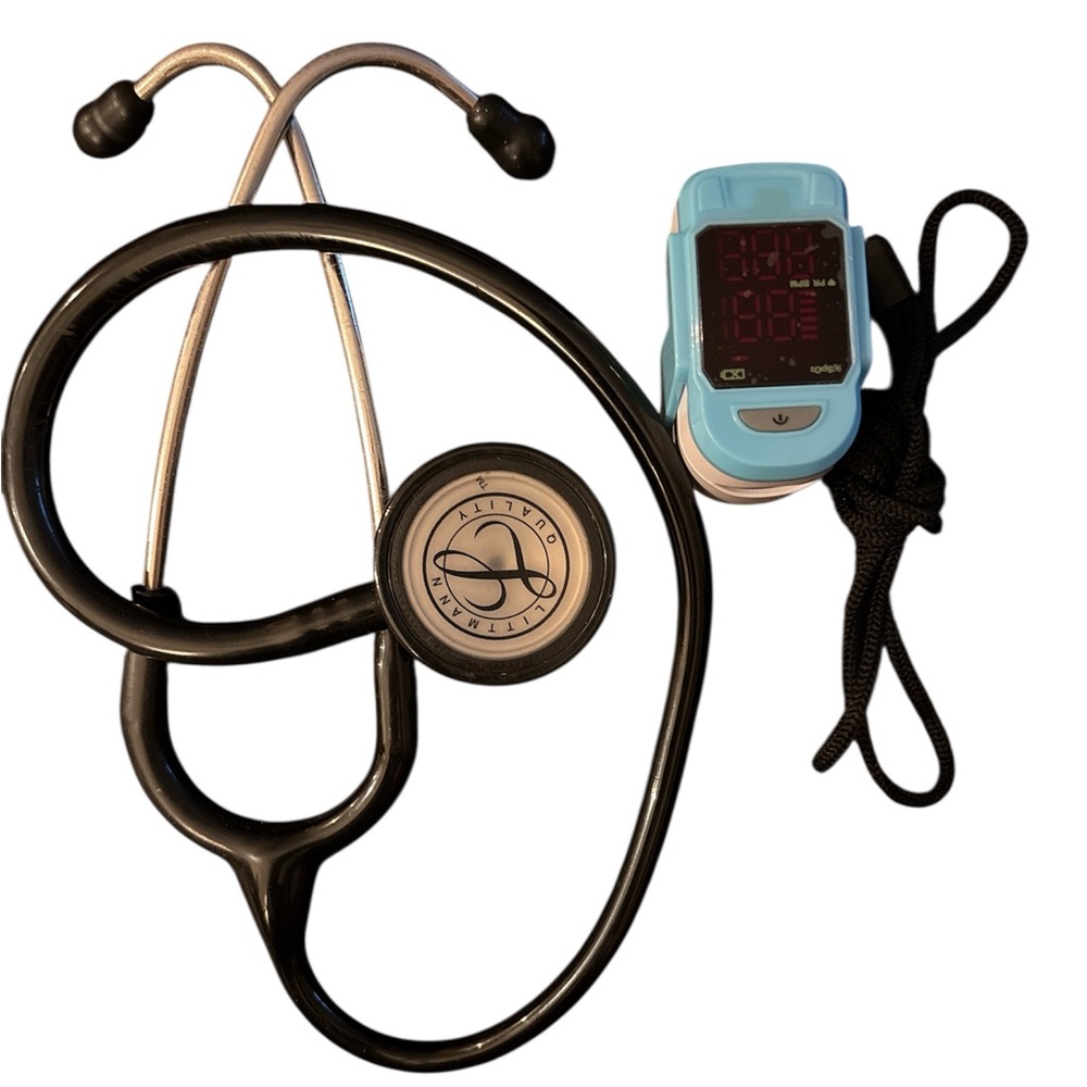 3M Littmann Classic II SE Stethoscope in Black and Finger Pulse Oximeter
